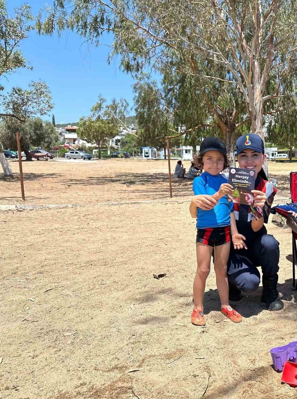 Jandarmadan Didim’de vatandaşlara orman yangını bilgilendirmesi