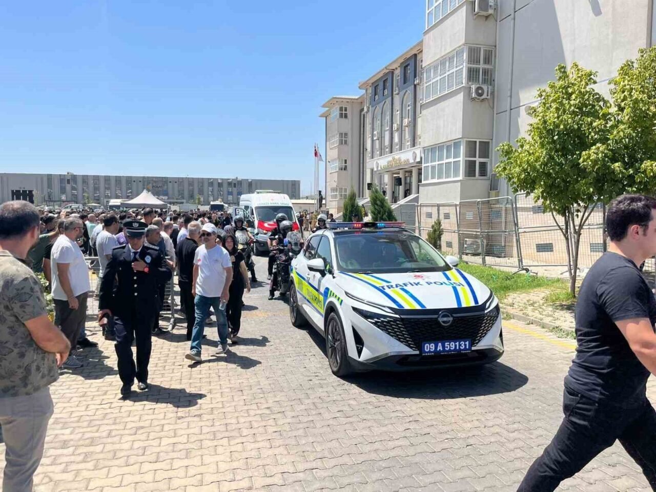 Kalp krizi geçirip hayatını kaybeden polis memuru için tören düzenlendi