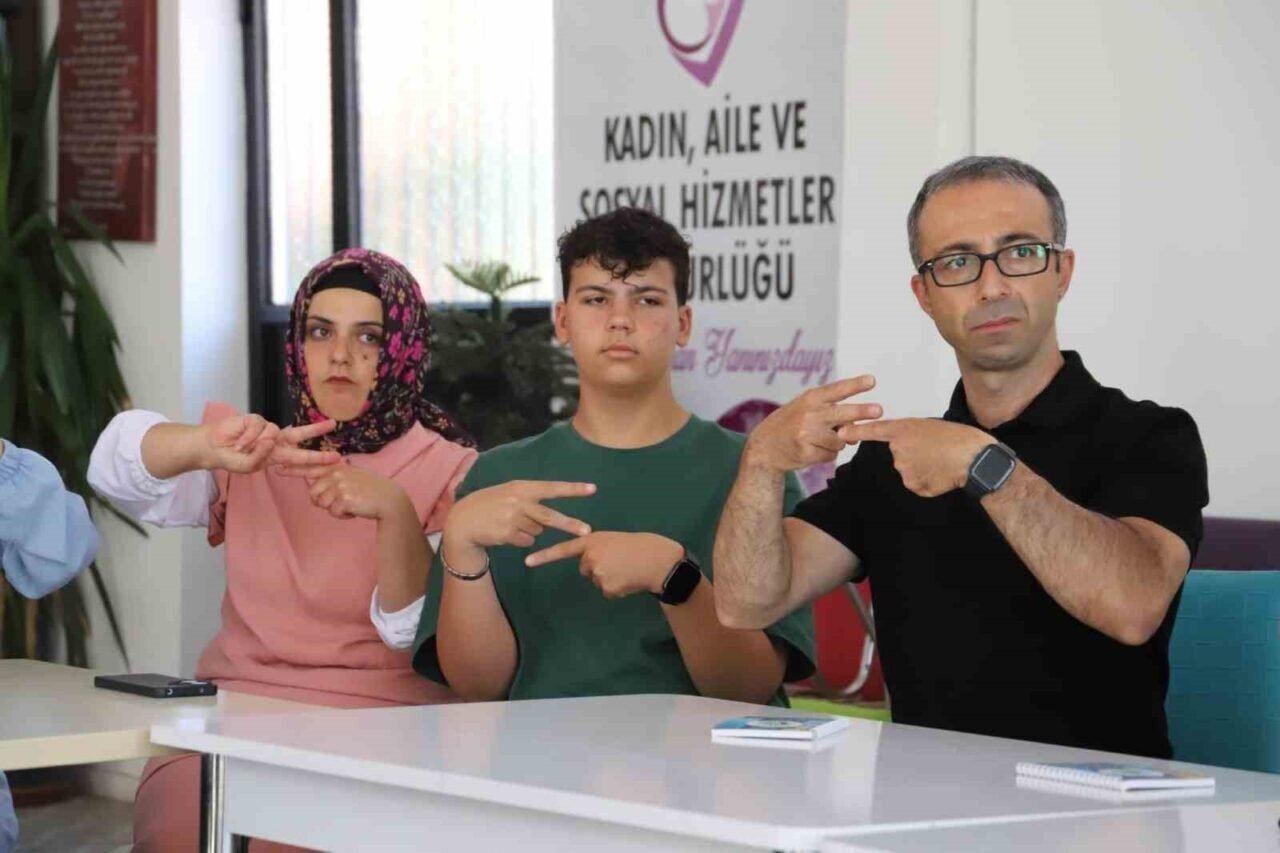 Kamu personeline işaret dili eğitimi