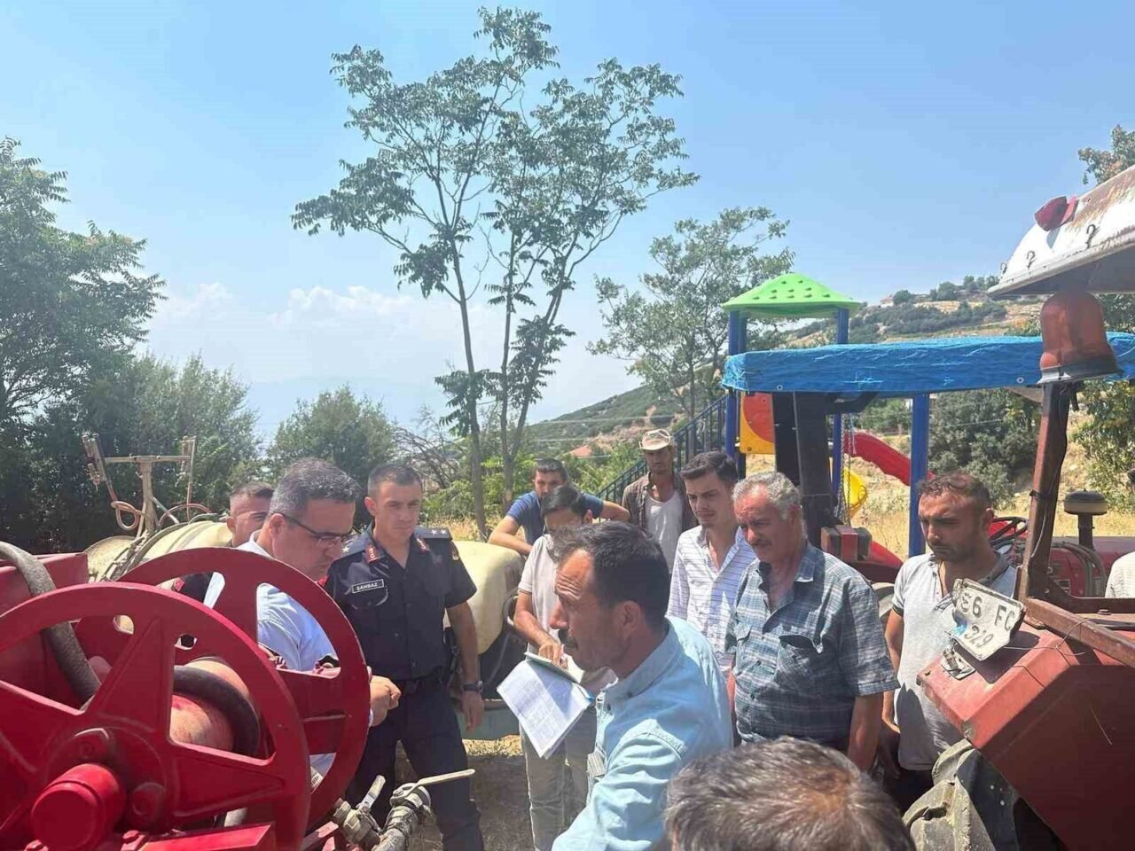 Kaymakam Dalak, orman yangınlarıyla mücadele kapsamında köylülerle buluşuyor