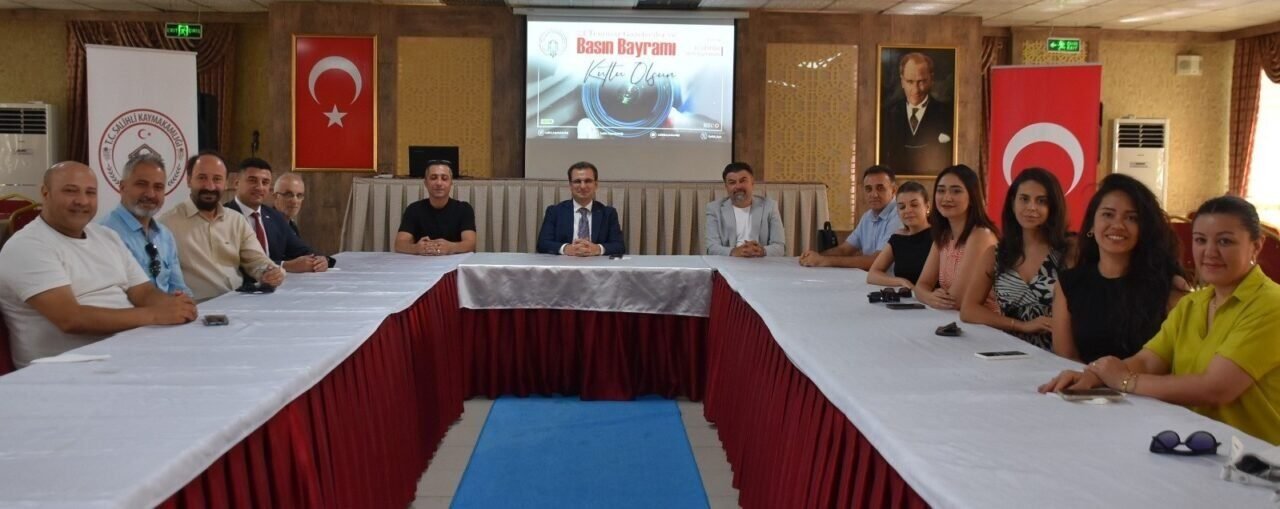 Kaymakamı Güldoğan, Salihli basınını unutmadı