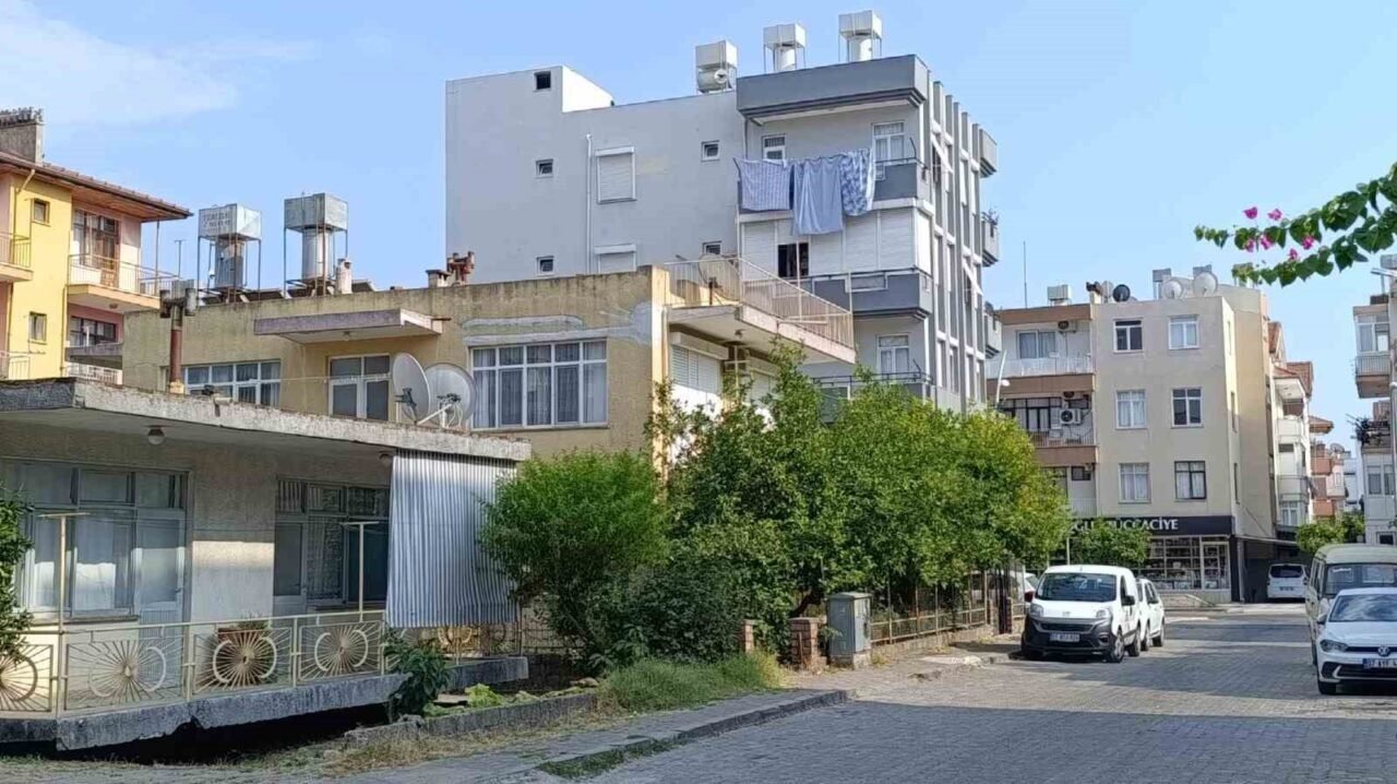 Kız kardeşi tarafından evinde ölü halde bulundu Kız kardeşi tarafından evinde ölü halde bulundu