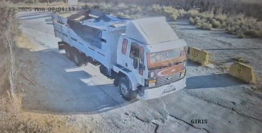 Komşunun traktörünü çalıp 60 bine sattılar