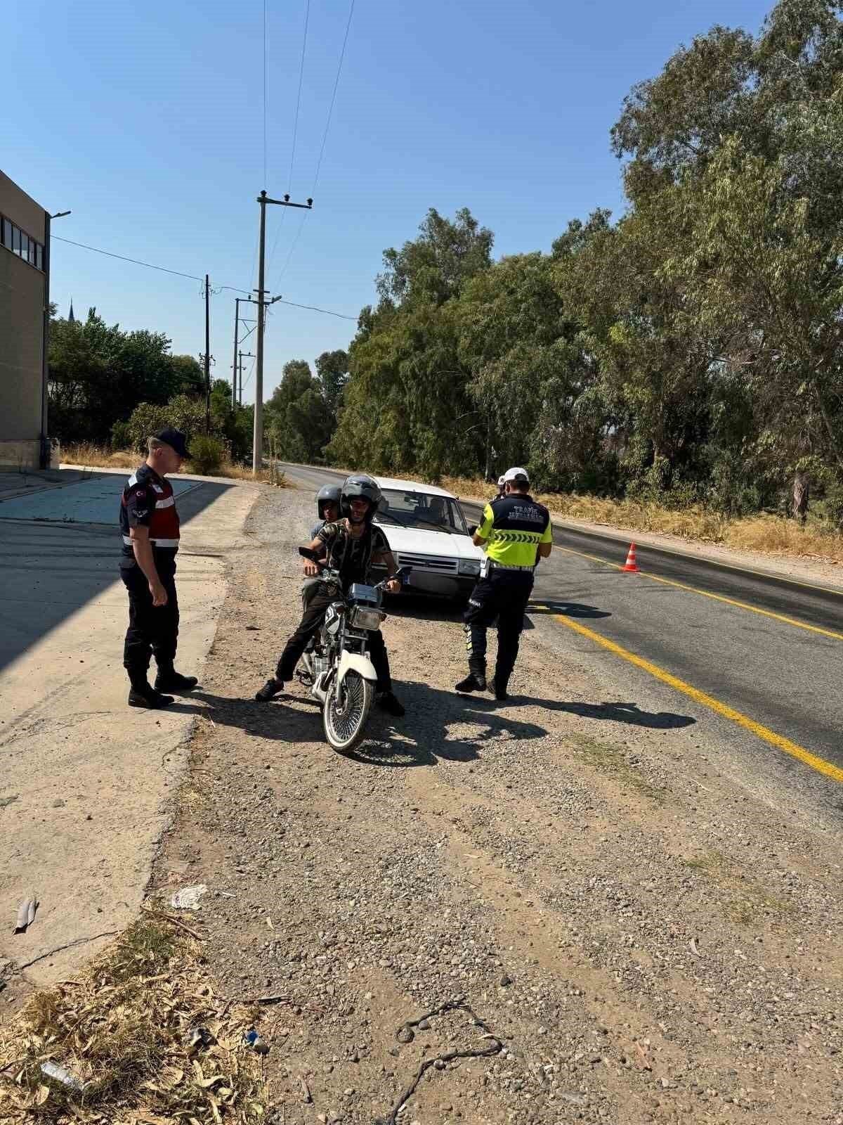 Köşk’te jandarmadan şok trafik uygulaması