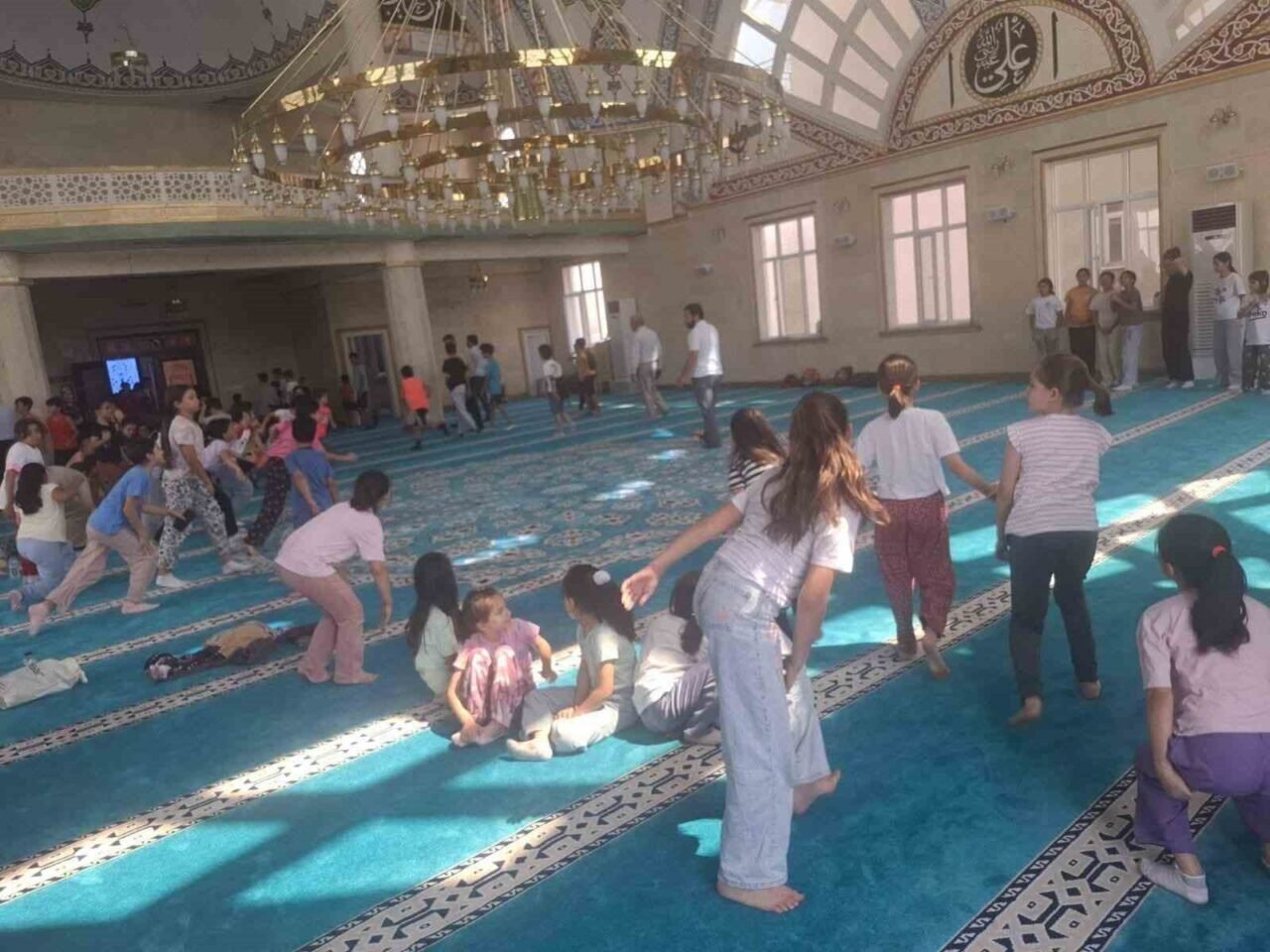 Kur’an kursu öğrencileri çocuk şenliği ile eğlendi Kur’an kursu öğrencileri çocuk şenliği ile eğlendi