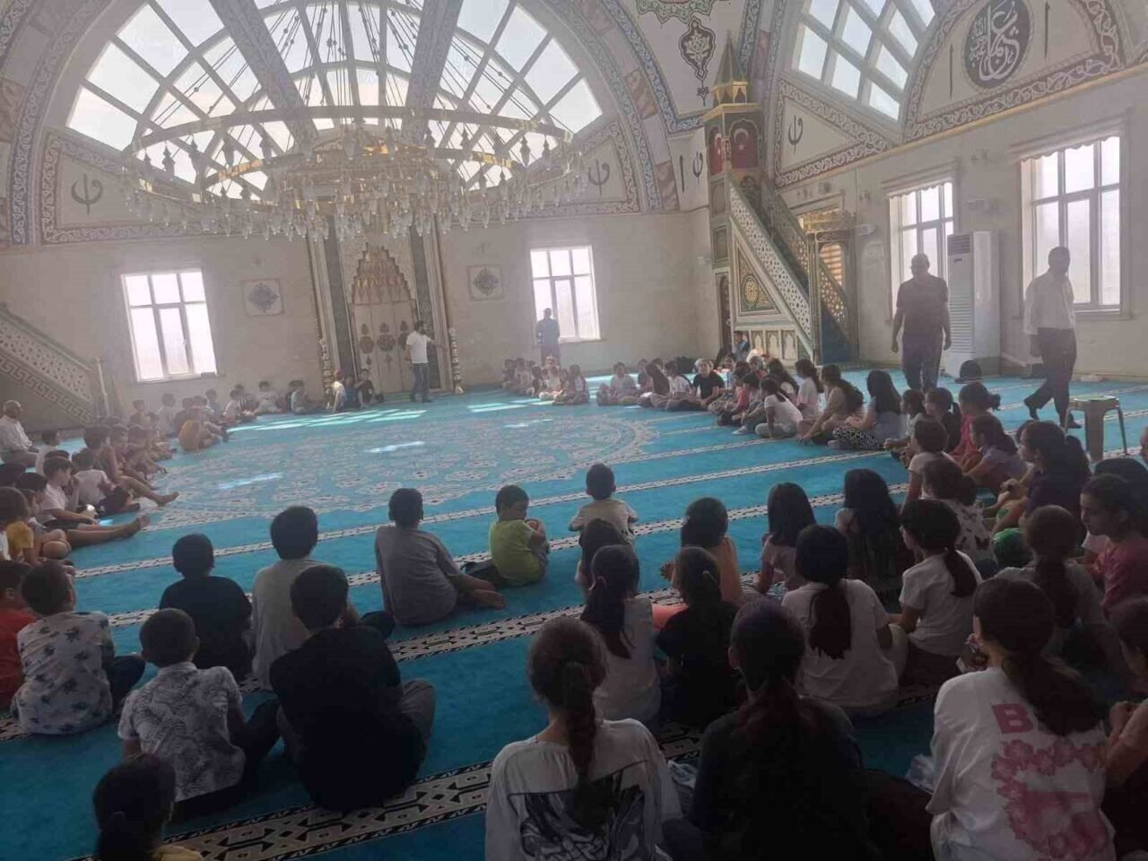 Kur’an kursu öğrencileri çocuk şenliği ile eğlendi