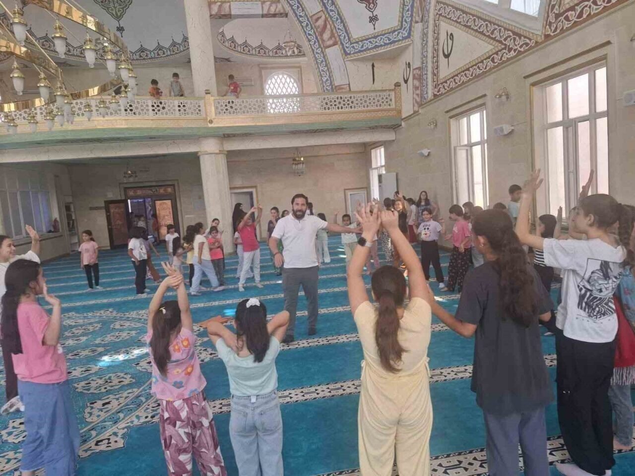 Kur’an kursu öğrencileri çocuk şenliği ile eğlendi
