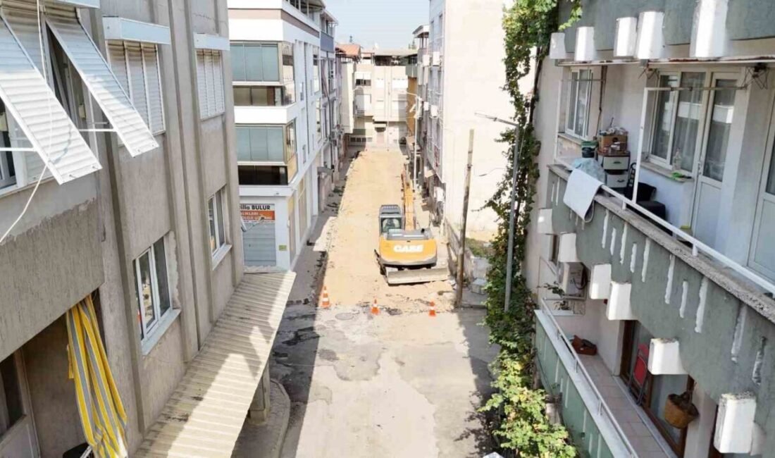 Nazilli Belediyesi Fen İşleri Müdürlüğü ekipleri Kurtuluş Mahallesi 107 Sokak’ta
