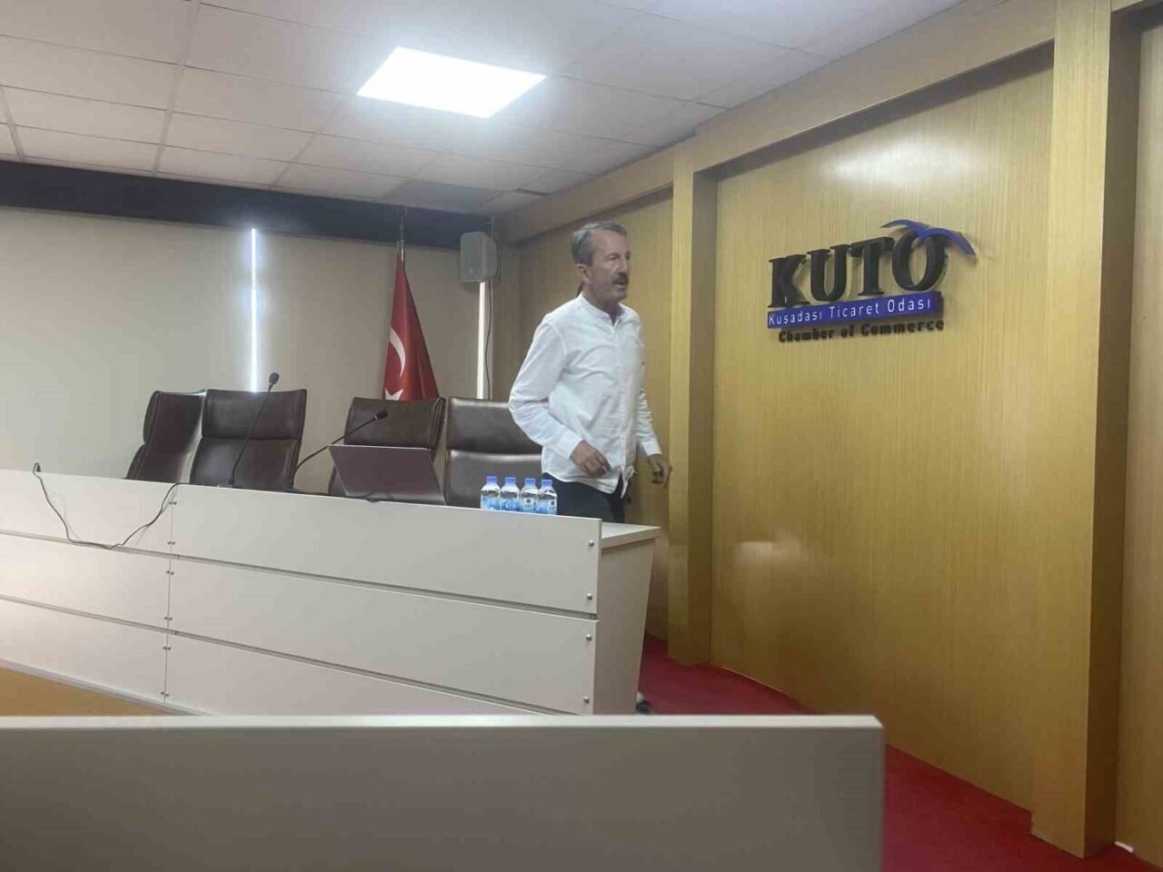 Kuşadası’nda Türk Kültürü Konferansı yoğun ilgi gördü