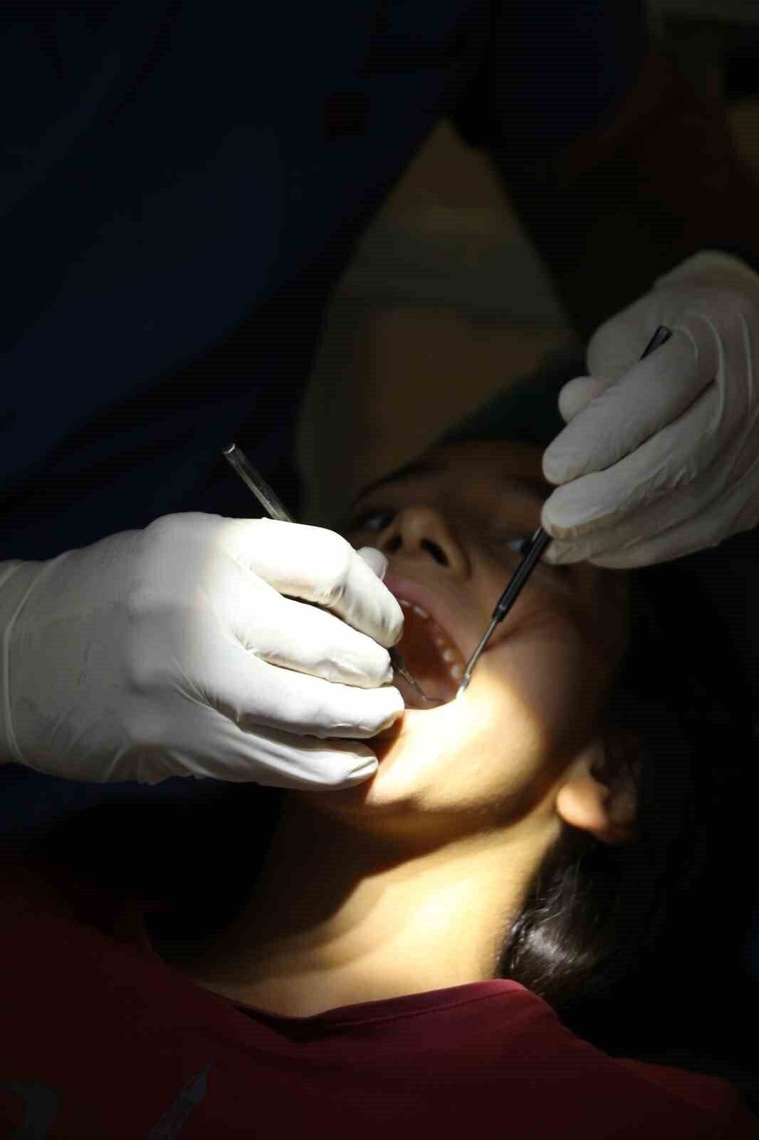 Manisa ADSM’de, implant uygulaması devam ediyor