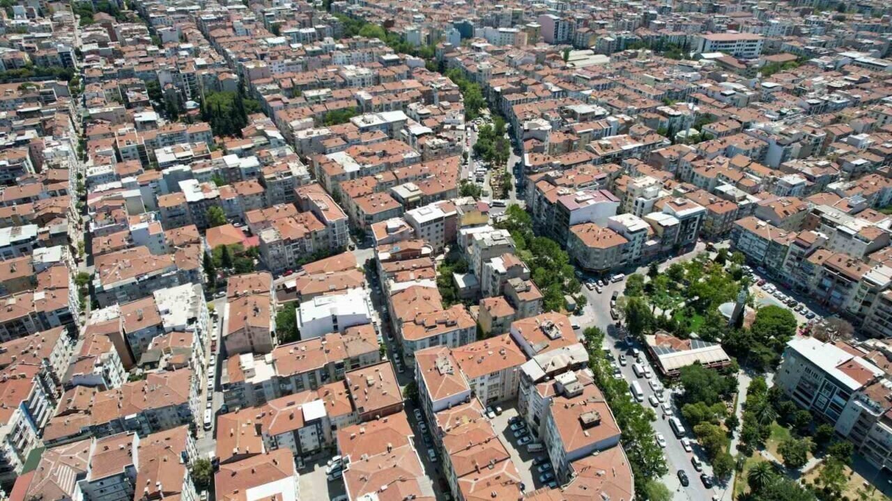 Manisa kavurucu sıcaklara teslim oldu