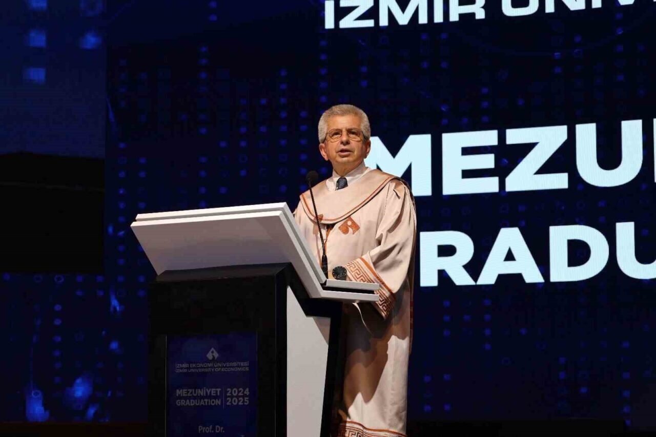 Mezunlarını uğurlayan İzmir Ekonomi’de 4 günlük şölen