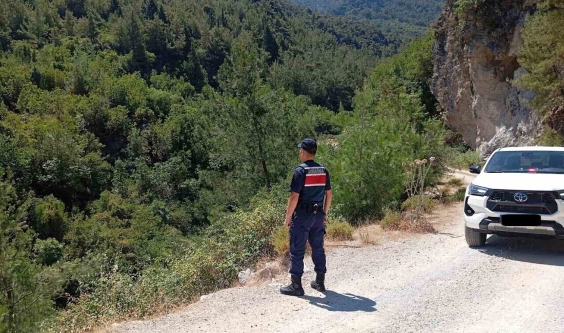 Aydın’ın Kuşadası ilçesinde Milli Park sınırları içerisinde yasak olan bölgeye
