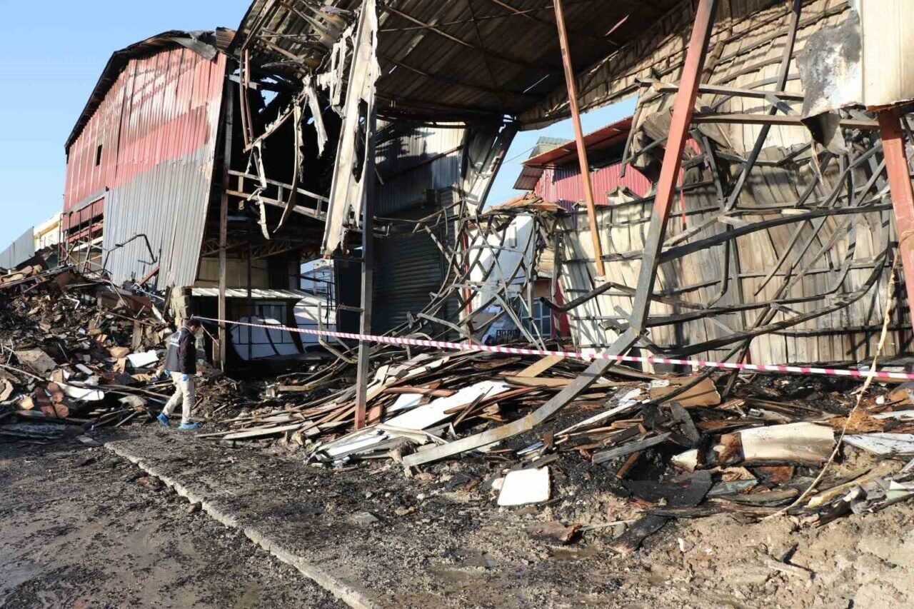 Milyonluk kundaklama iddiasına adı karışan iş yeri komşusu tahliye edildi