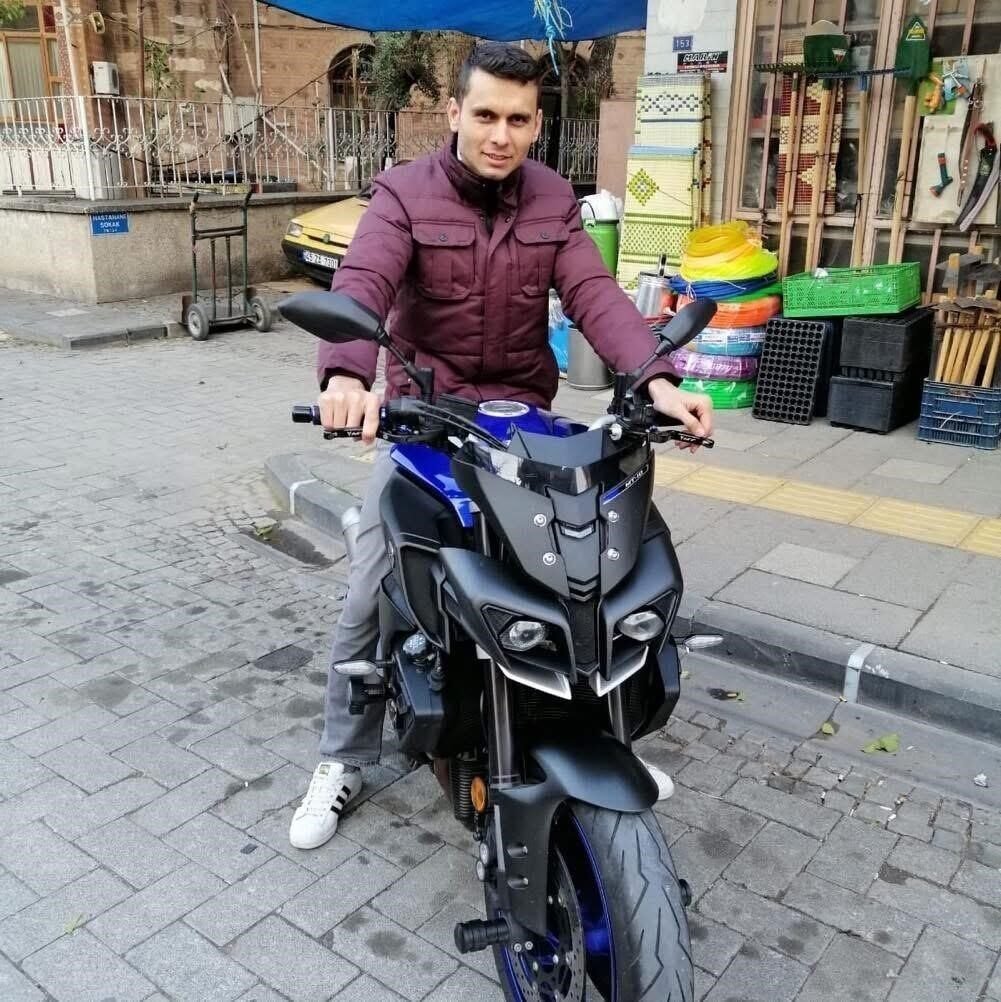 Motosiklet alev topuna döndü, sürücü yanarak hayatını kaybetti