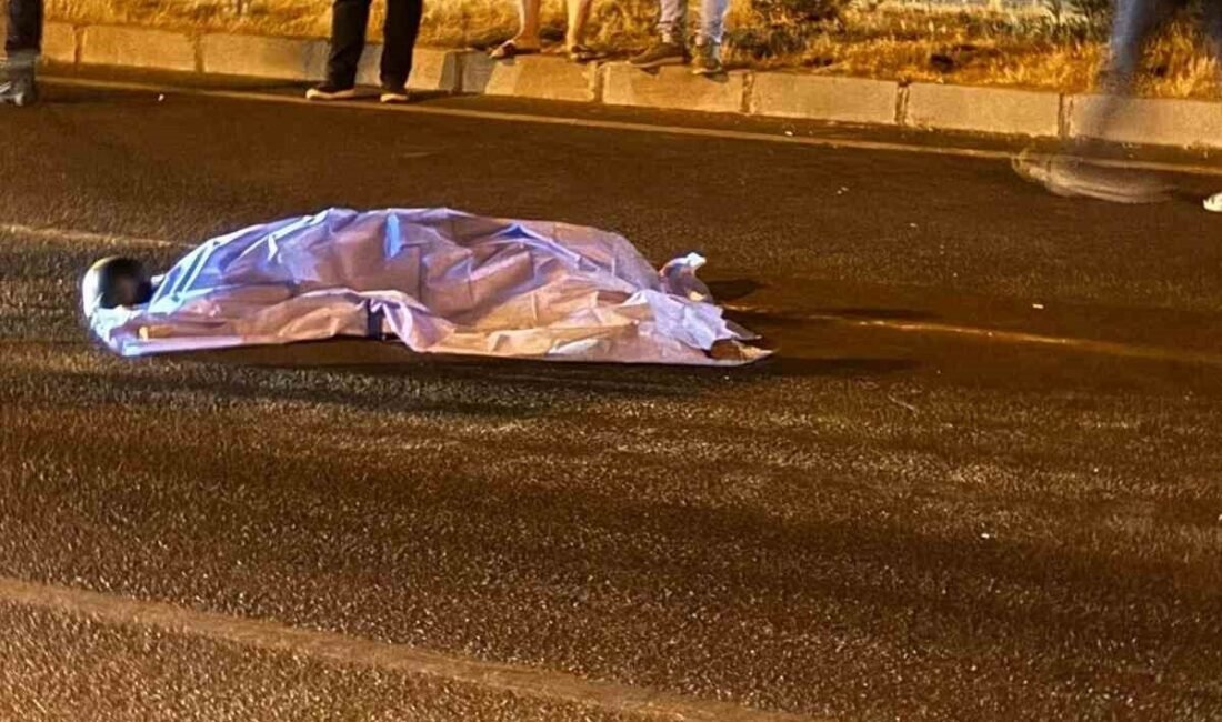 Manisa’nın Turgutlu ilçesinde kullandığı motosikletten düşen bir kişi olay yerinde