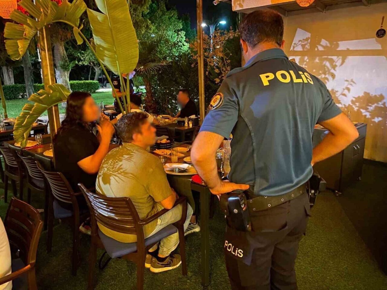 Nargile sunumu yapan iş yerlerine eş zamanlı denetim