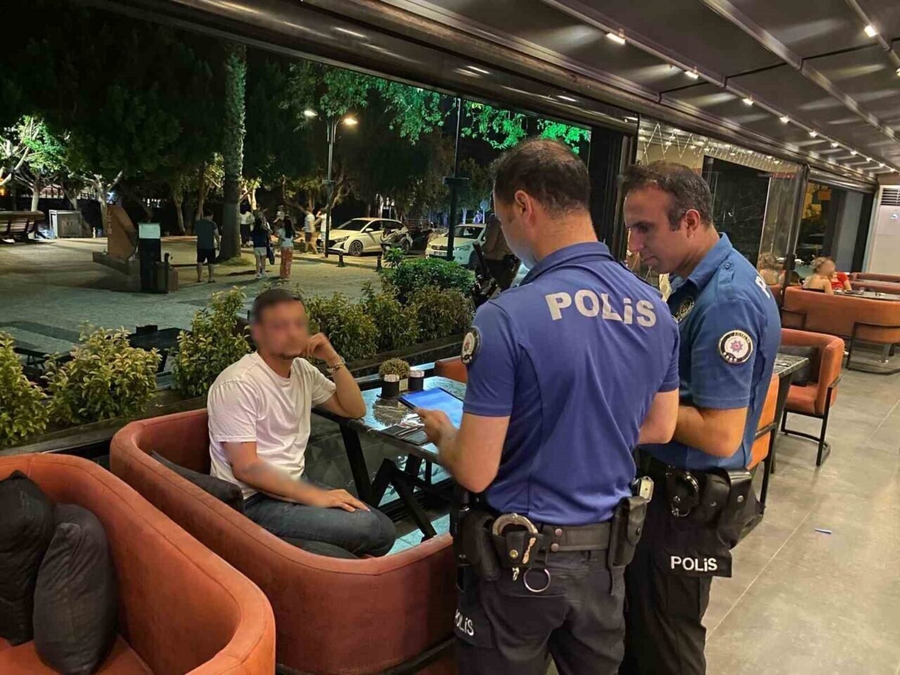Nargile sunumu yapan iş yerlerine eş zamanlı denetim Nargile sunumu yapan iş yerlerine eş zamanlı denetim