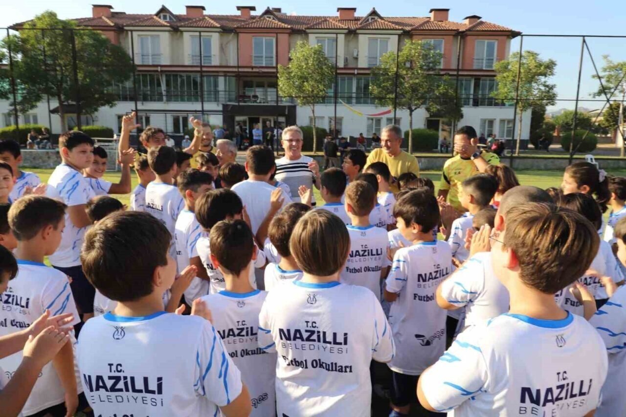 Nazilli Belediyesi Yaz Futbol Okulu faaliyete başladı