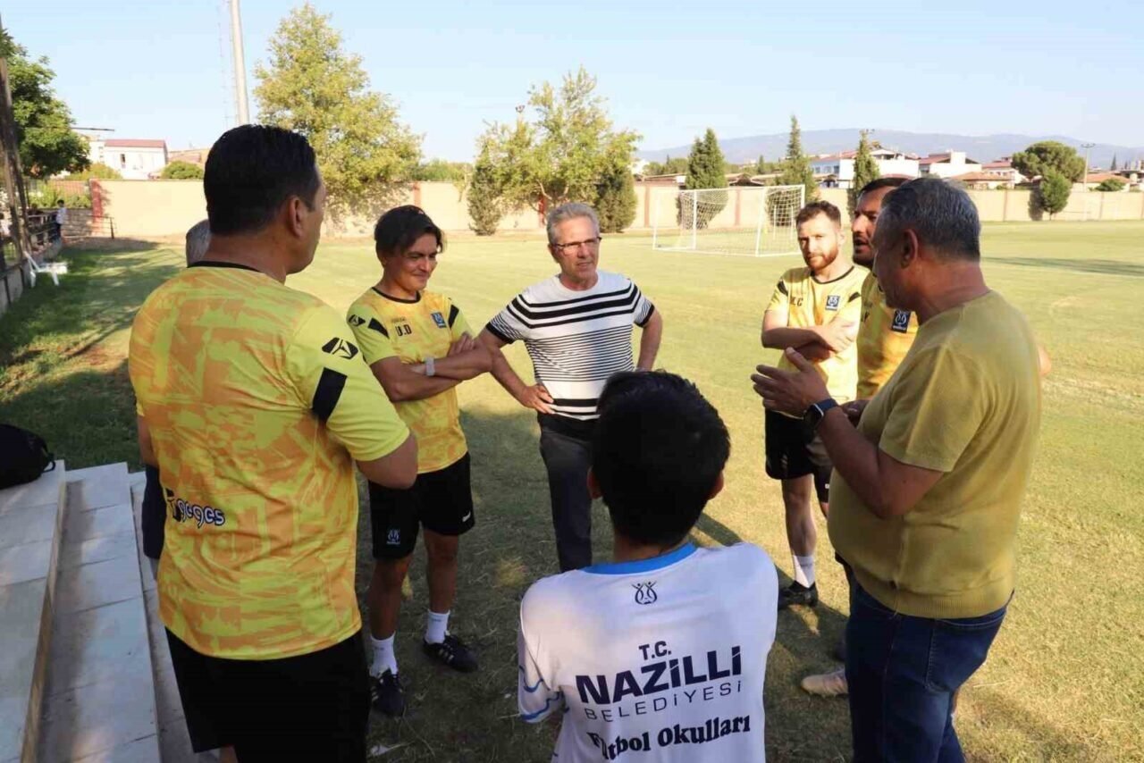 Nazilli Belediyesi Yaz Futbol Okulu faaliyete başladı
