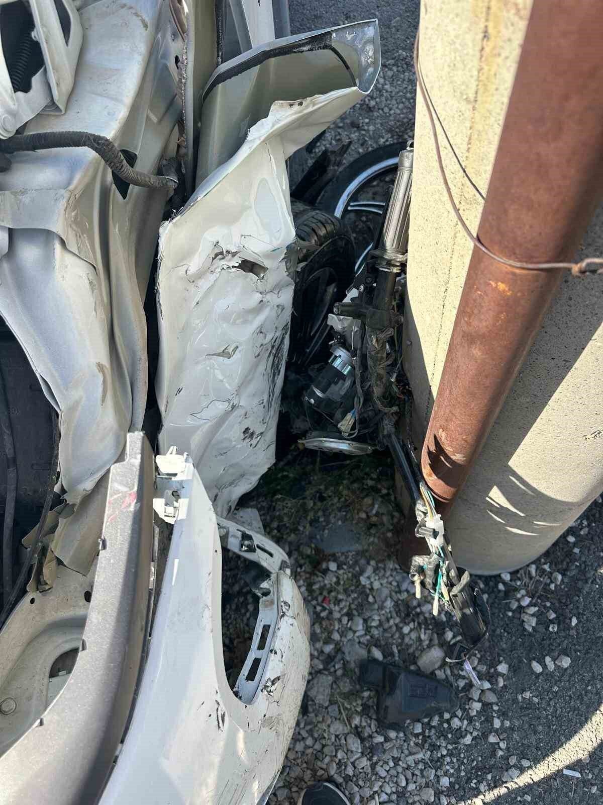 Otomobille çarpışan motosiklet sürücüsü hayatını kaybetti