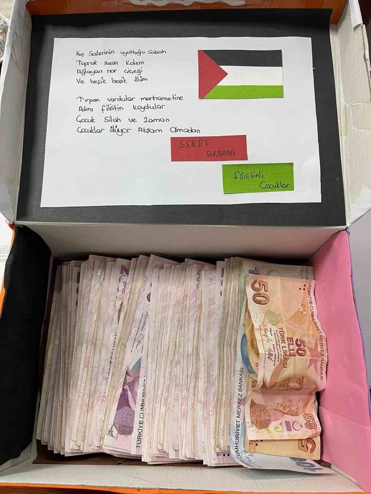 Somalı miniklerden Filistin’e anlamlı destek