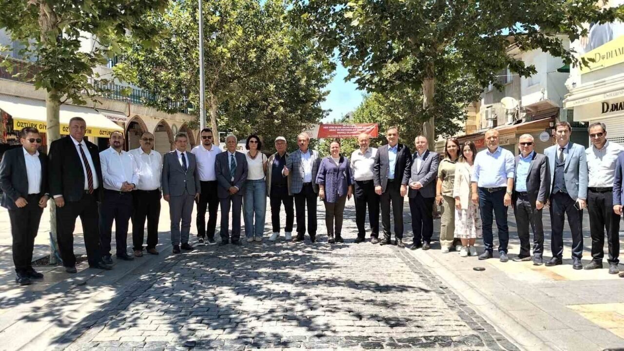 TBMM Zirai Don Araştırma Komisyonu Çivril’de meyve bahçelerini inceledi