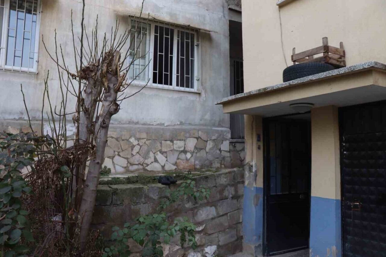 Tesisatçı cinayetinin şüphelisine verilen beraat kararı Yargıtay’dan döndü