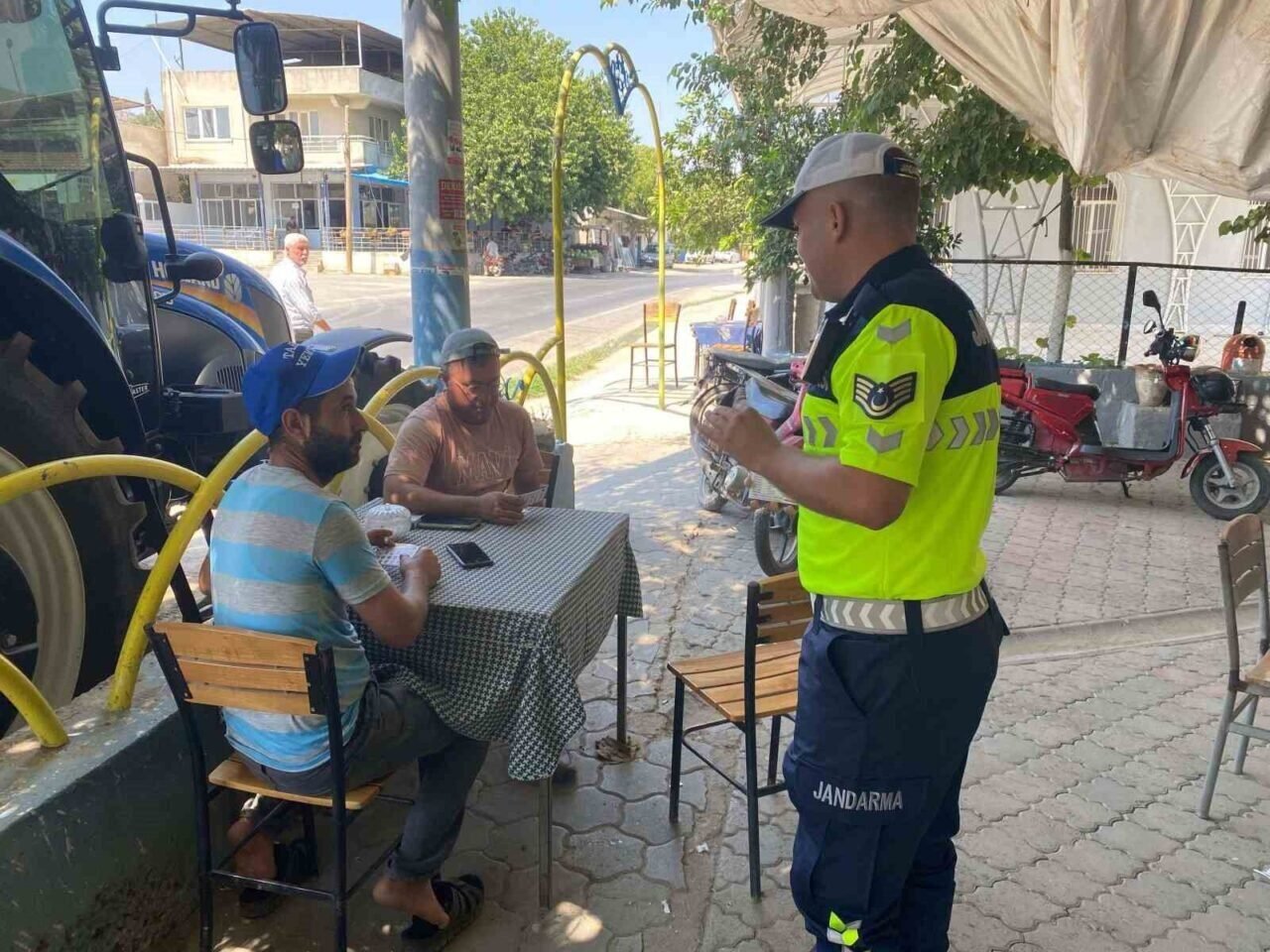 Traktör sürücüleri bilgilendirildi