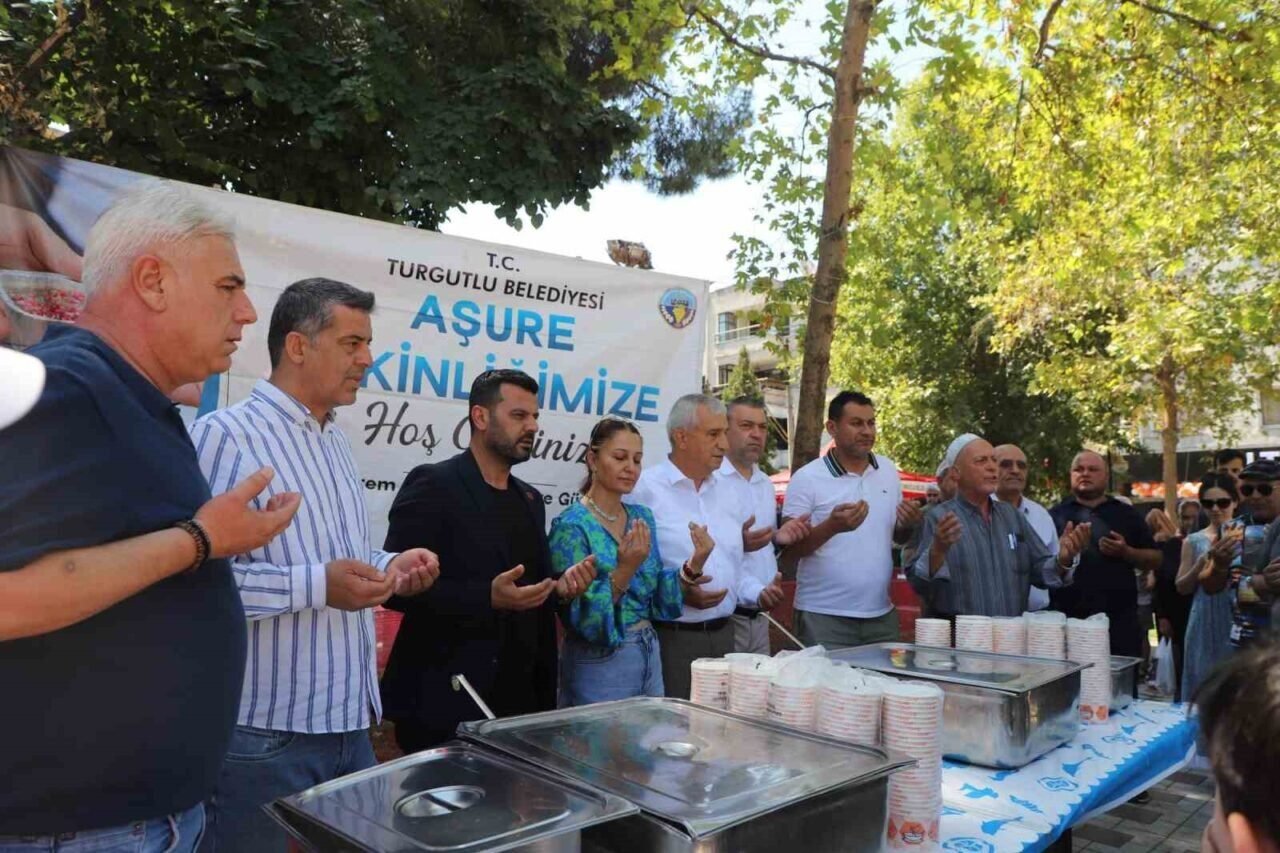 Turgutlu Belediyesinden aşure hayrı Turgutlu Belediyesinden aşure hayrı