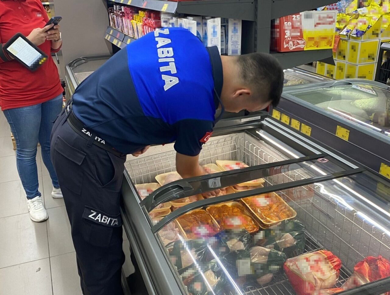 Turgutlu Zabıtasından marketlere sıkı denetim
