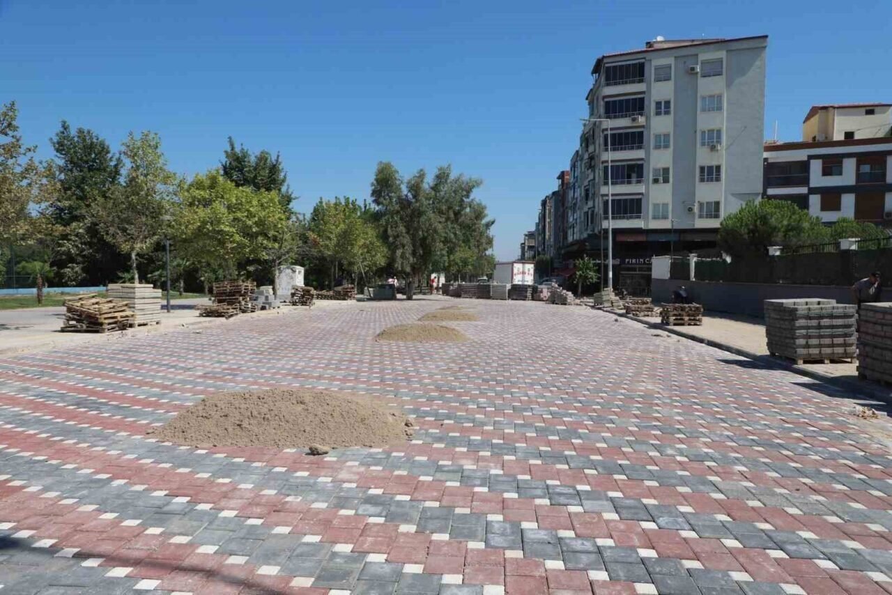 Turgutlu’daki yol yapım çalışmalarına inceleme Turgutlu’daki yol yapım çalışmalarına inceleme