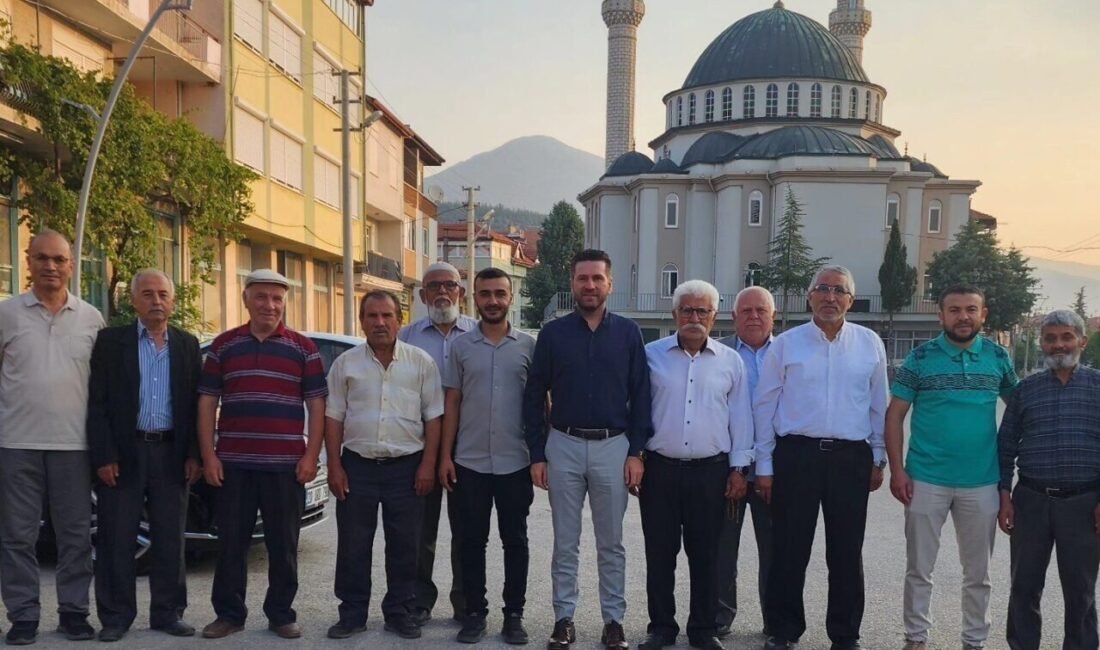 DENİZLİ (İHA) – Hemşehrileriyle sabah namazında buluşup çay simit kahvaltı