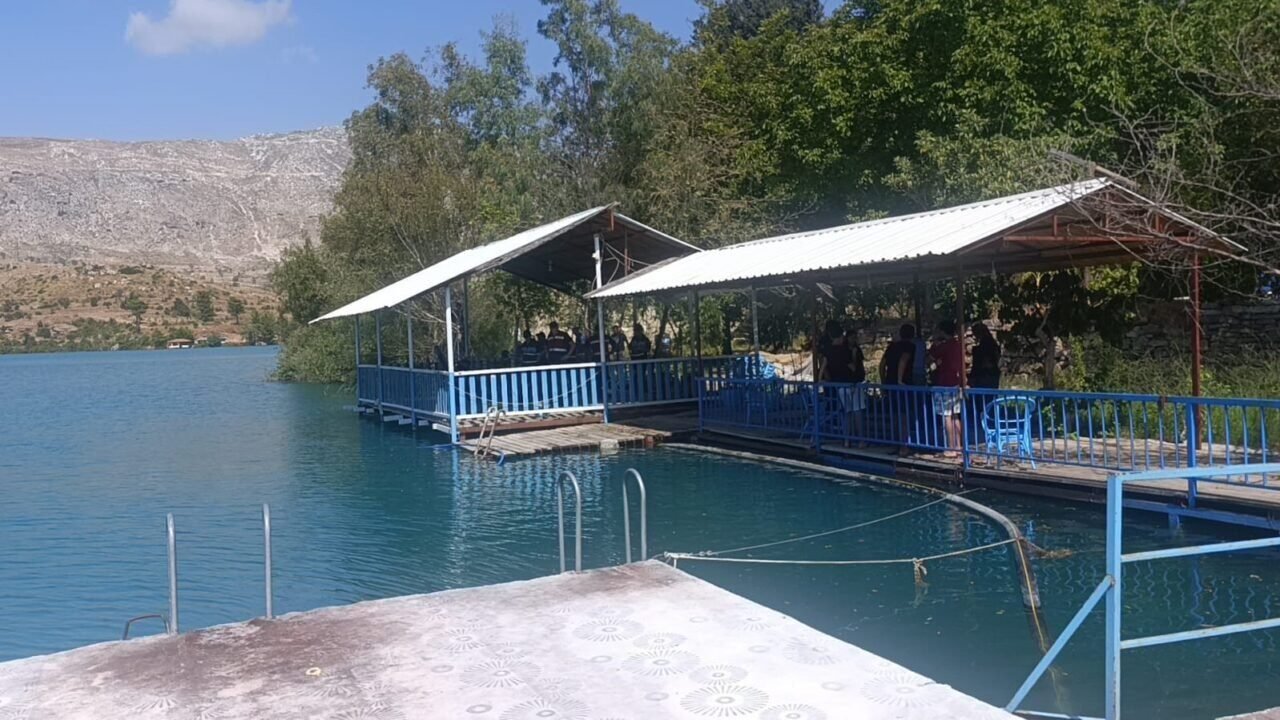 Yeğeninin düşen terliğini almak için girdiği baraj gölünde kayboldu