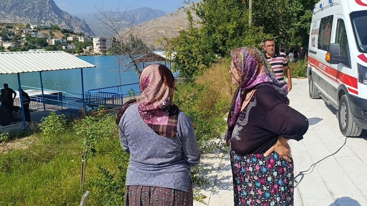 Yeğeninin düşen terliğini almak için girdiği baraj gölünde kayboldu