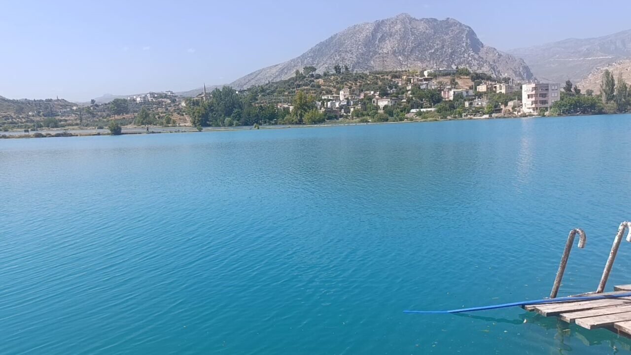 Yeğeninin düşen terliğini almak için girdiği baraj gölünde kayboldu