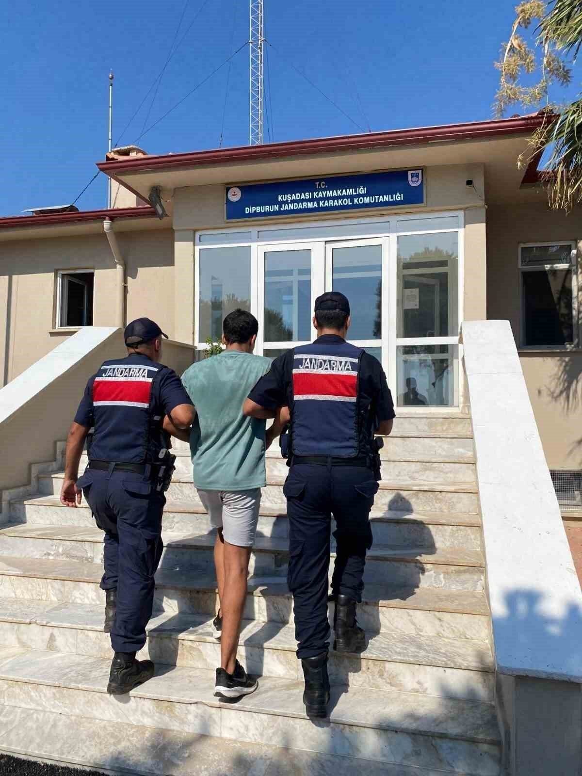 Yunanistan’a yüzerek geçmek isteyen 1 kişi yakalandı Yunanistan’a yüzerek geçmek isteyen 1 kişi yakalandı