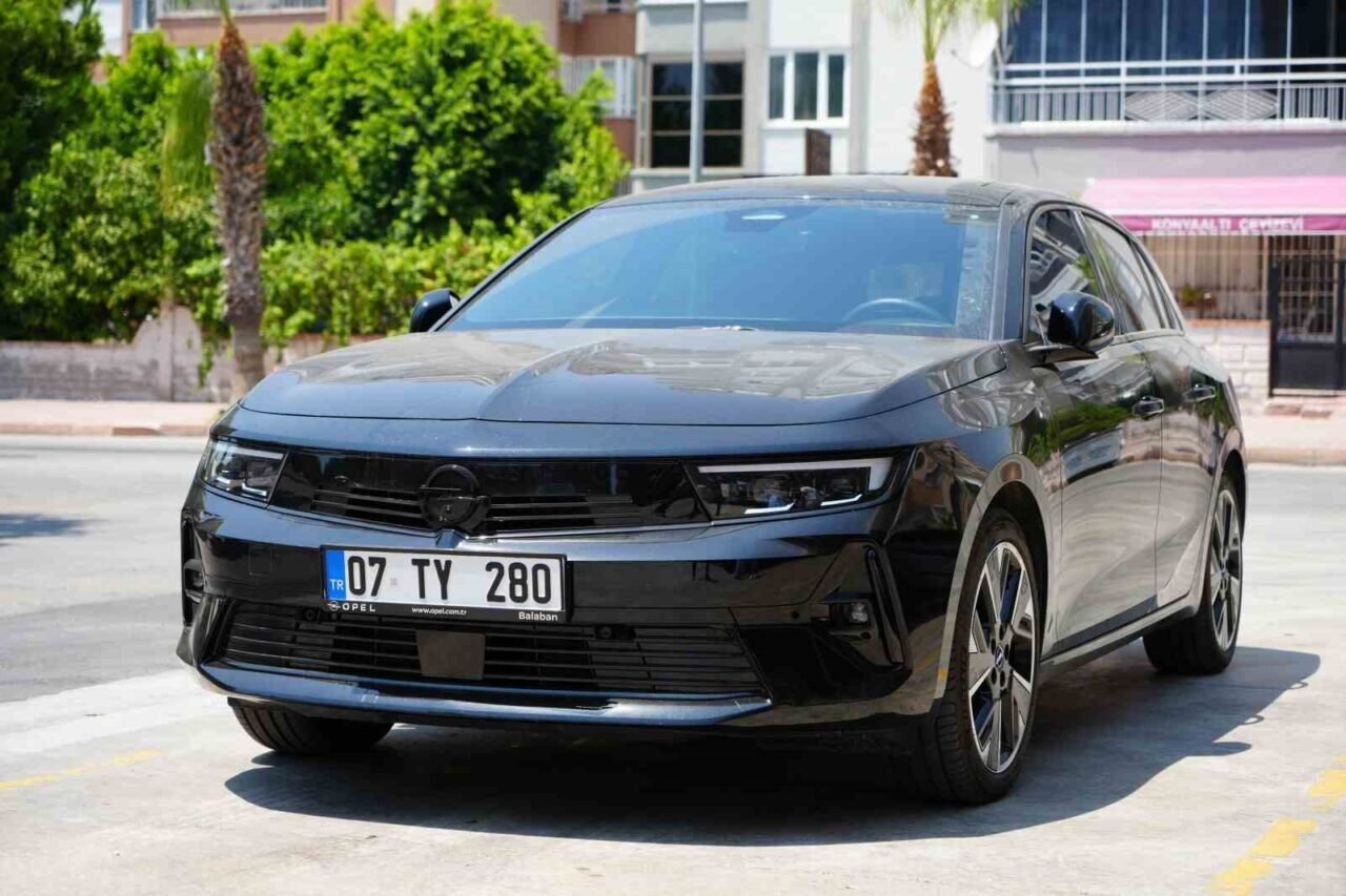 Aldıkları sıfır otomobile binmeye korktular yapay zekayla seslerini duyurmaya çalıştılar