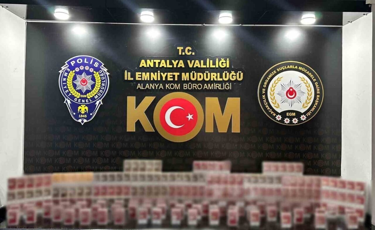 Antalya’da KOM operasyonlarında 2 şüpheli tutuklandı çok sayıda malzeme ele geçirildi Antalya’da KOM operasyonlarında 2 şüpheli tutuklandı çok sayıda malzeme ele geçirildi