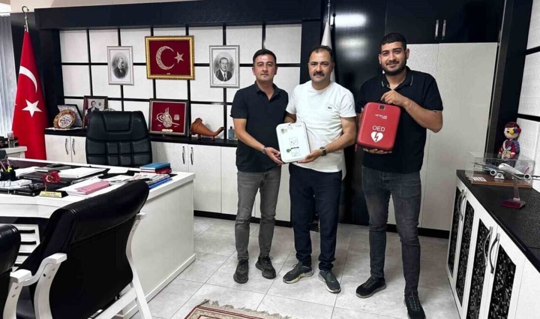 ASELSAN’dan Demirci Belediyesi’ne 2 adet OED cihazı hibe edildi. Manisa’nın Demirci ilçesinde belediye bünyesine ASELSAN tarafından OED cihazı kazandırıldı.