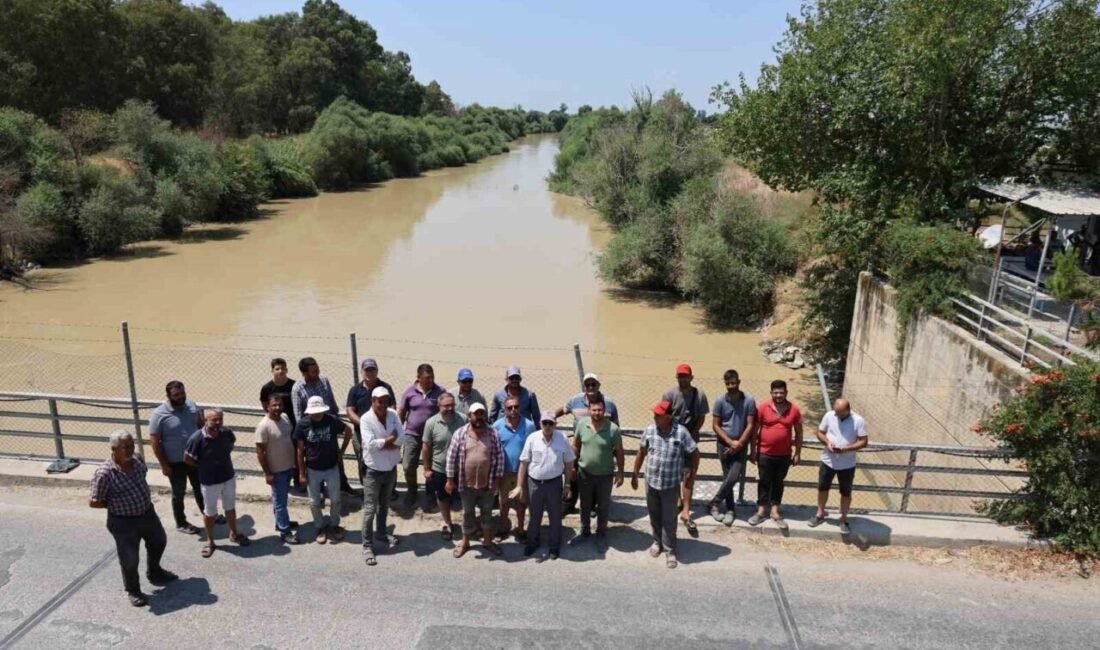 Kuraklığın etkisini her geçen gün hissettirdiği Aydın’da çiftçiler su eylemine