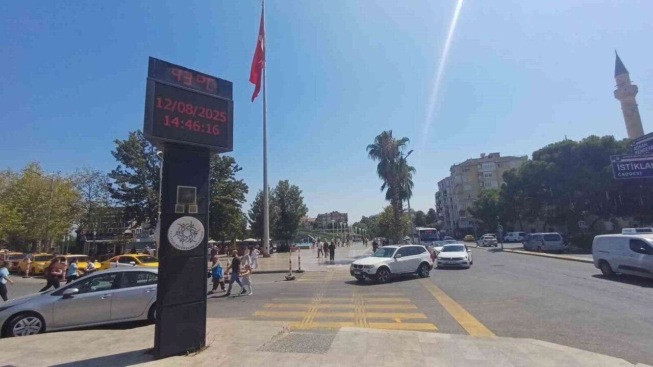 Aydın’da hissedilen sıcaklık 50 dereceye yaklaştı Aydın’da hissedilen sıcaklık 50 dereceye yaklaştı