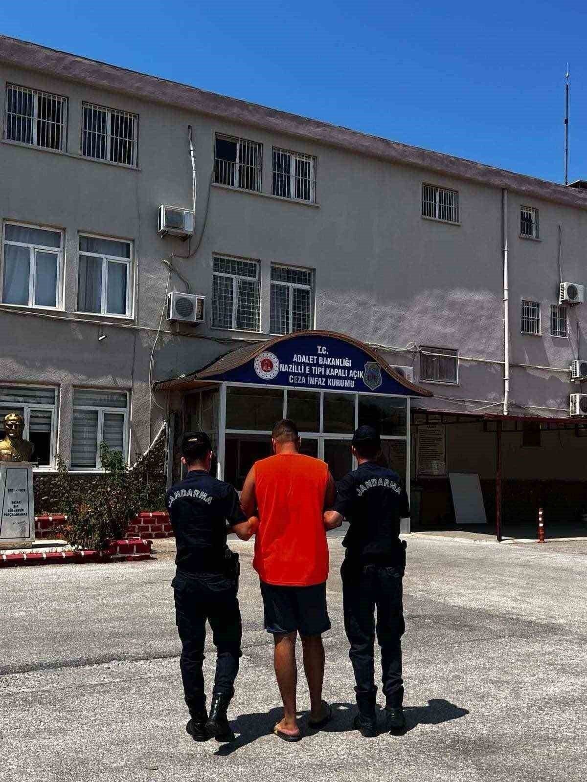 Aydın’da jandarmadan aranan şahıslara darbe: 25 kişi yakalandı