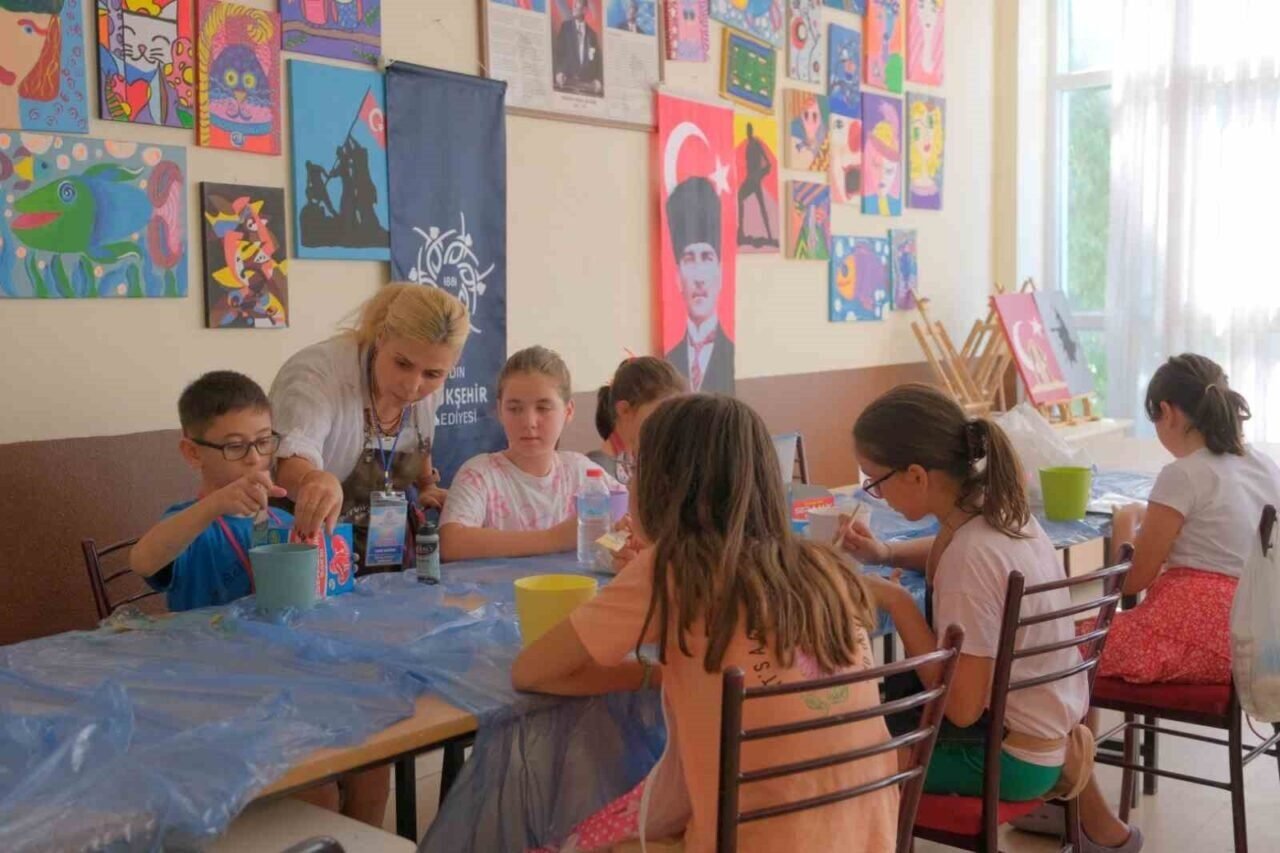 Aydınlı çocuklar sanatsal tasarımla tanışıyor