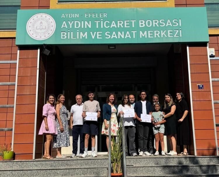 Liselere Giriş Sınavı’nda 500 tam puan alan öğrenciler eğitim aldıkları