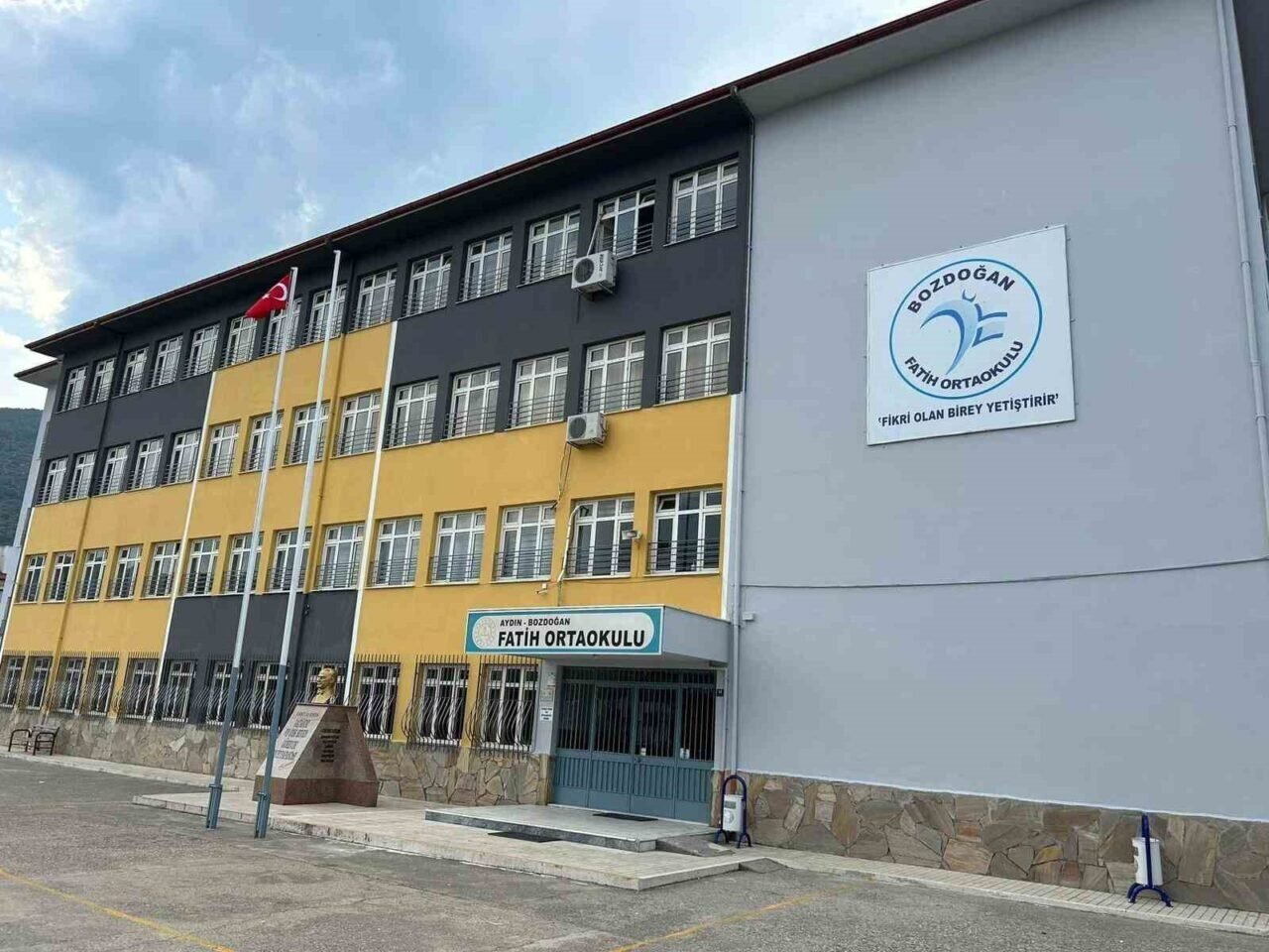 Bozdoğanlı öğrenciler LGS’de gururlandırdı Bozdoğanlı öğrenciler LGS’de gururlandırdı