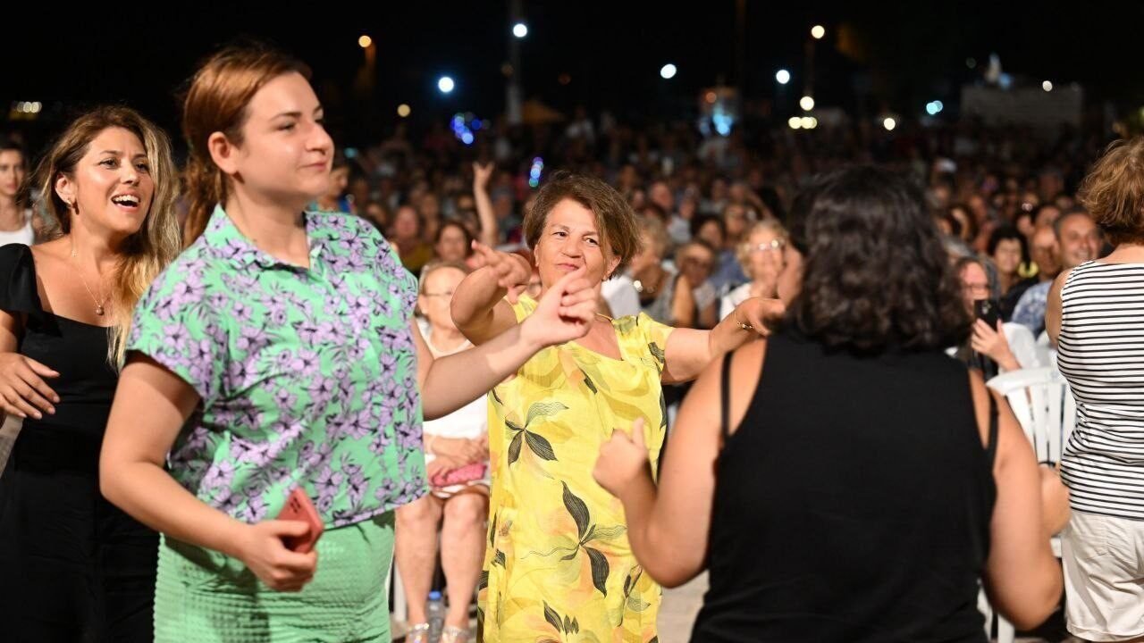 Didimliler Büyükşehir’in Yaz Konseri ile coştu