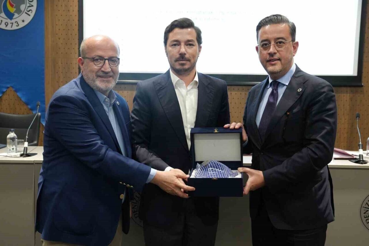 DSO Başkanı Kasapoğlu: "Döviz cinsi kredilerde büyüme sınırı kaldırılmalı, üretici kredileri ayrıştırılmalı"