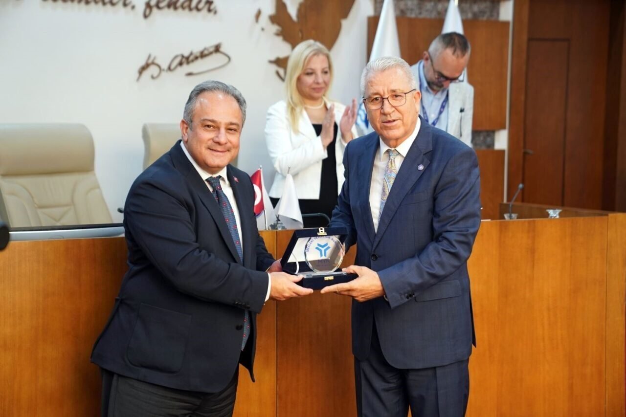 Ege Üniversitesi 70. yılında 70 TYÇ logosuyla Türkiye birincisi Ege Üniversitesi 70. yılında 70 TYÇ logosuyla Türkiye birincisi