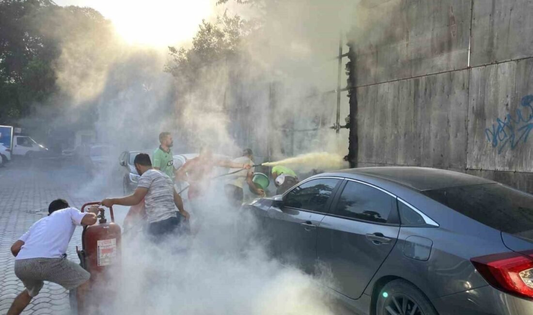 İzmir’in Konak ilçesinde “Basmane Çukuru” denilen boş alanı çevreleyen duvar